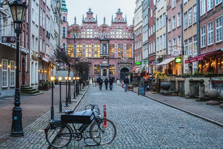 Old Town Apartments Patio 1 Gdansk Luaran gambar